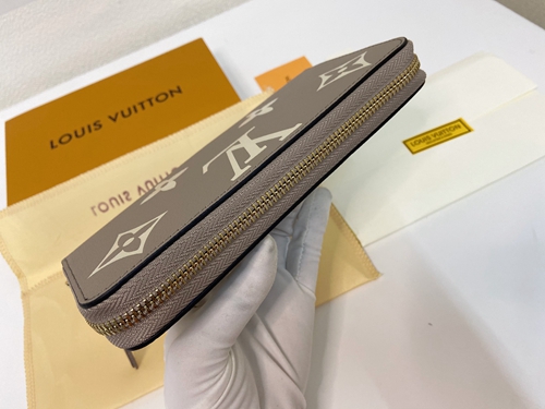 LVコピーウォレット背面デザイン